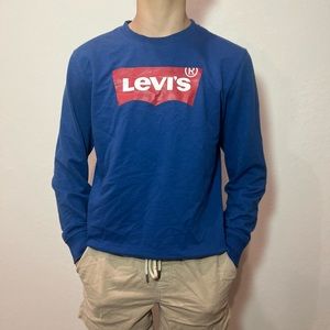 Levi’s crewneck